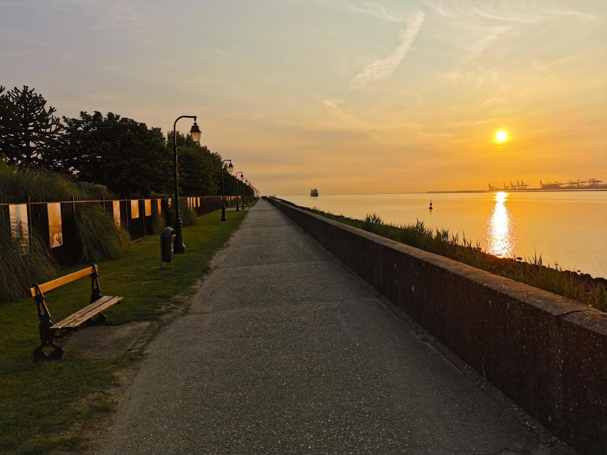Phare Des Impressionnistes Lägenhet Honfleur Exteriör bild