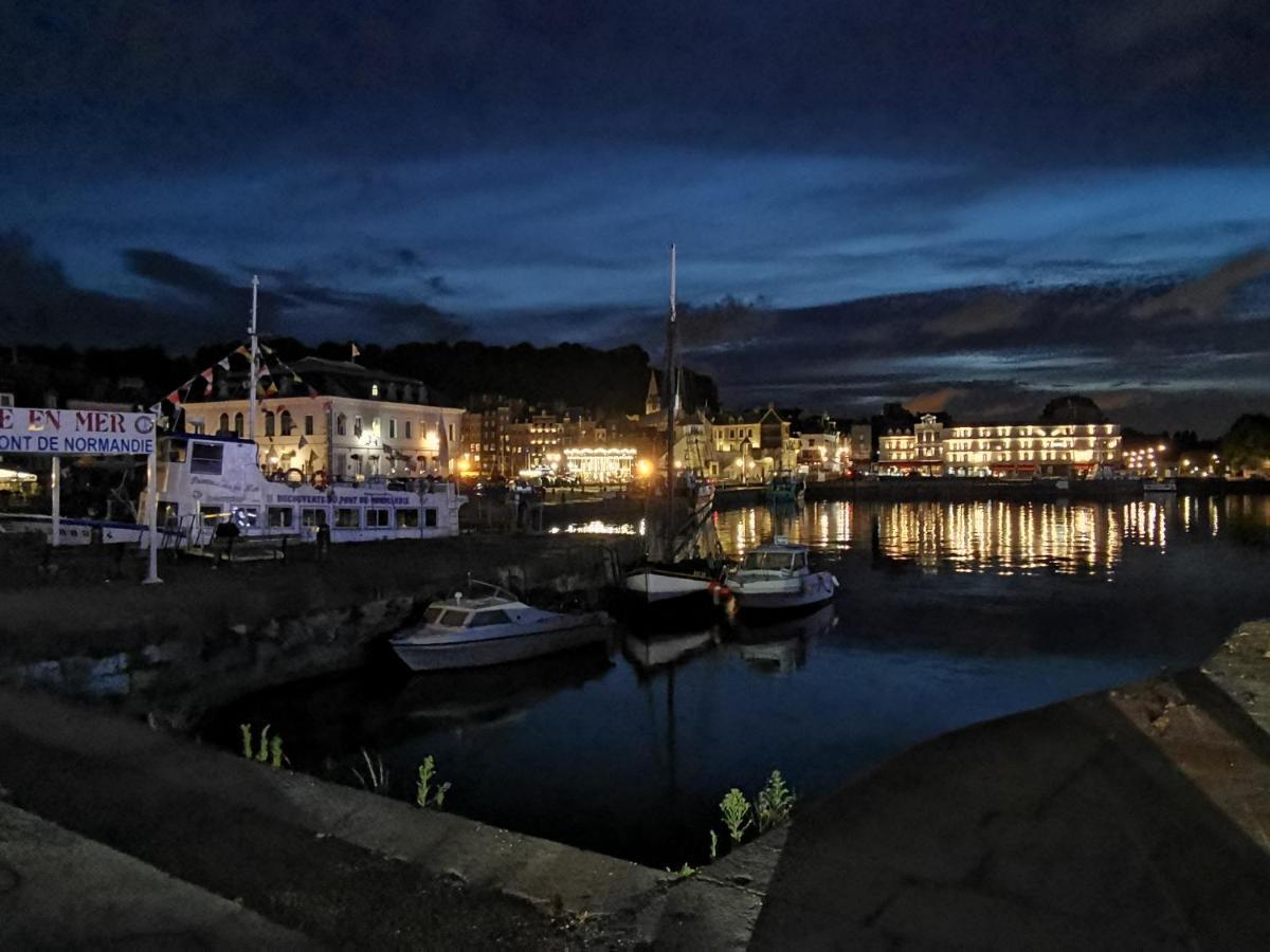 Phare Des Impressionnistes Lägenhet Honfleur Exteriör bild