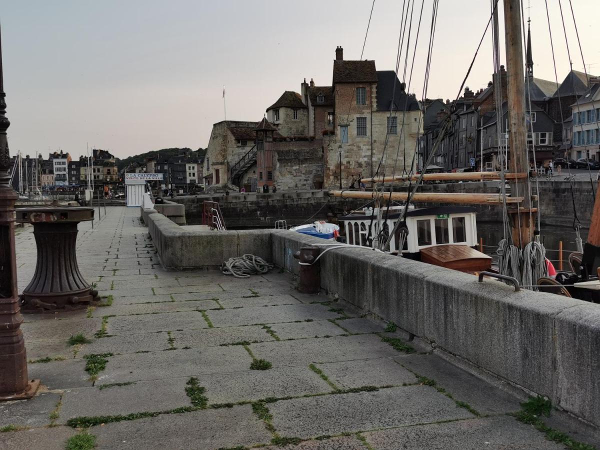 Phare Des Impressionnistes Lägenhet Honfleur Exteriör bild