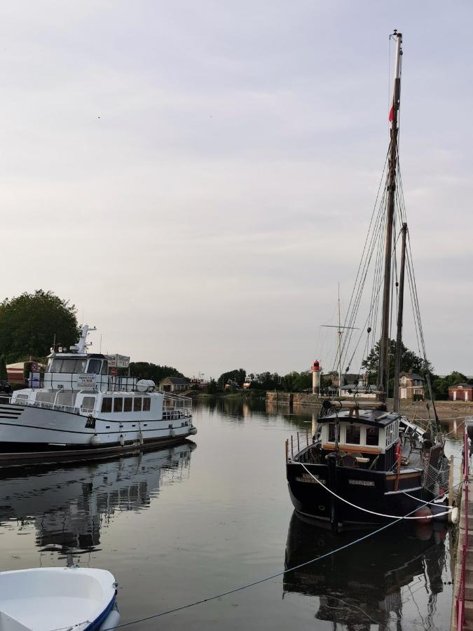 Phare Des Impressionnistes Lägenhet Honfleur Exteriör bild