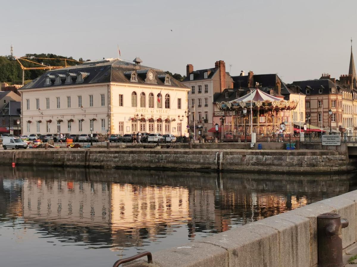 Phare Des Impressionnistes Lägenhet Honfleur Exteriör bild