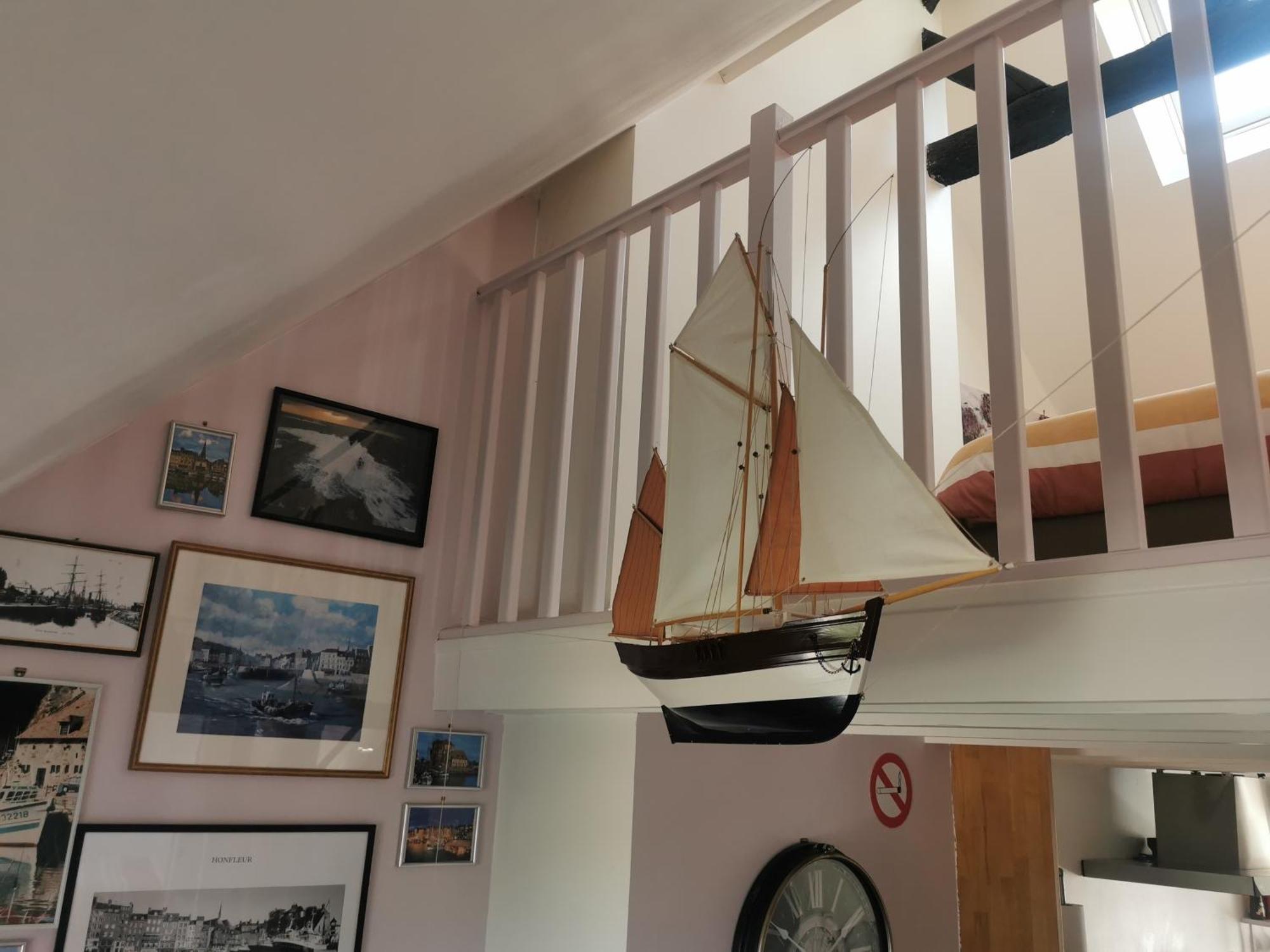 Phare Des Impressionnistes Lägenhet Honfleur Exteriör bild